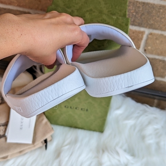 Gucci Interlocking G Logo Rubber Slide - Picture 6 of 12